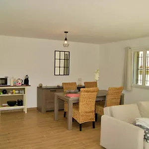 https://la-petite-maison-en-provence-saint-remy-de-provence.fr-provencehotel.com