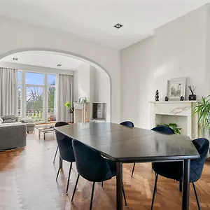https://luxurious-modern-apartment-in-antwerp.hotelsghent.com